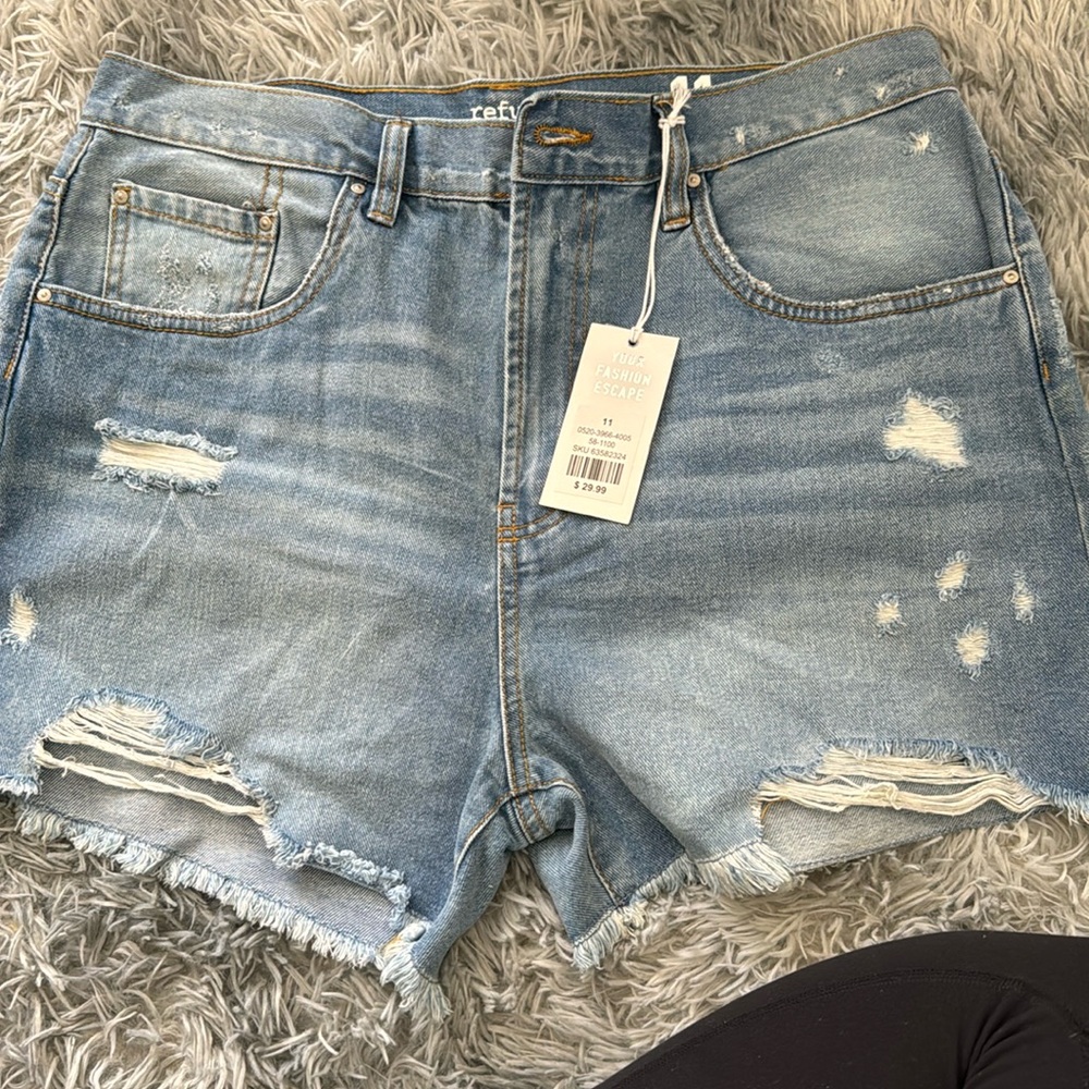 Refuge Jean high waisted shorts. Size 11 NWT